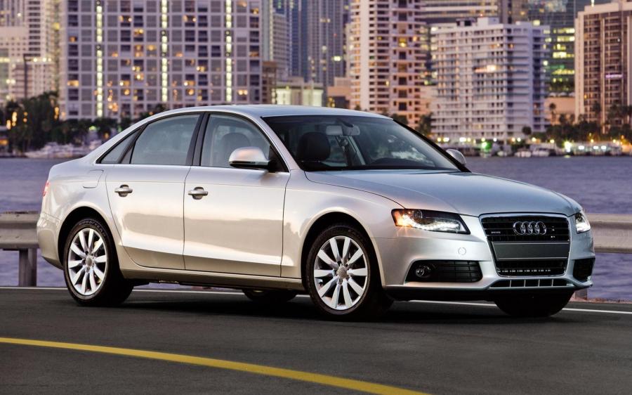 Audi A4 2.0T Quattro Sedan 2009 года